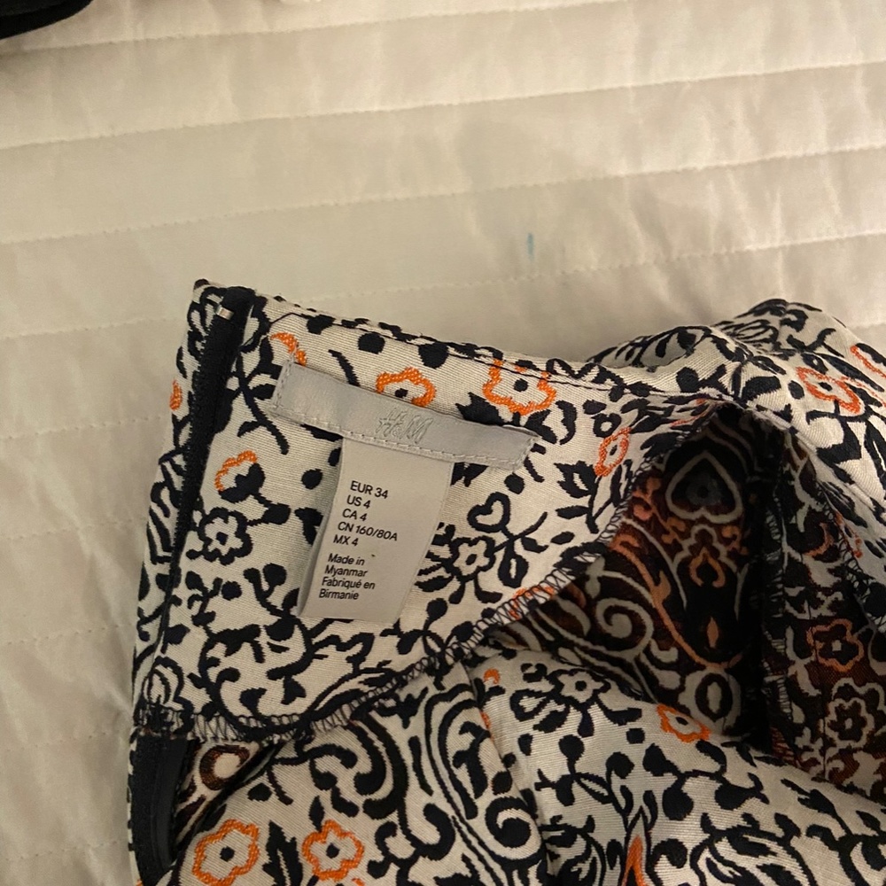 Patterned Dress - Picture 2 of 3